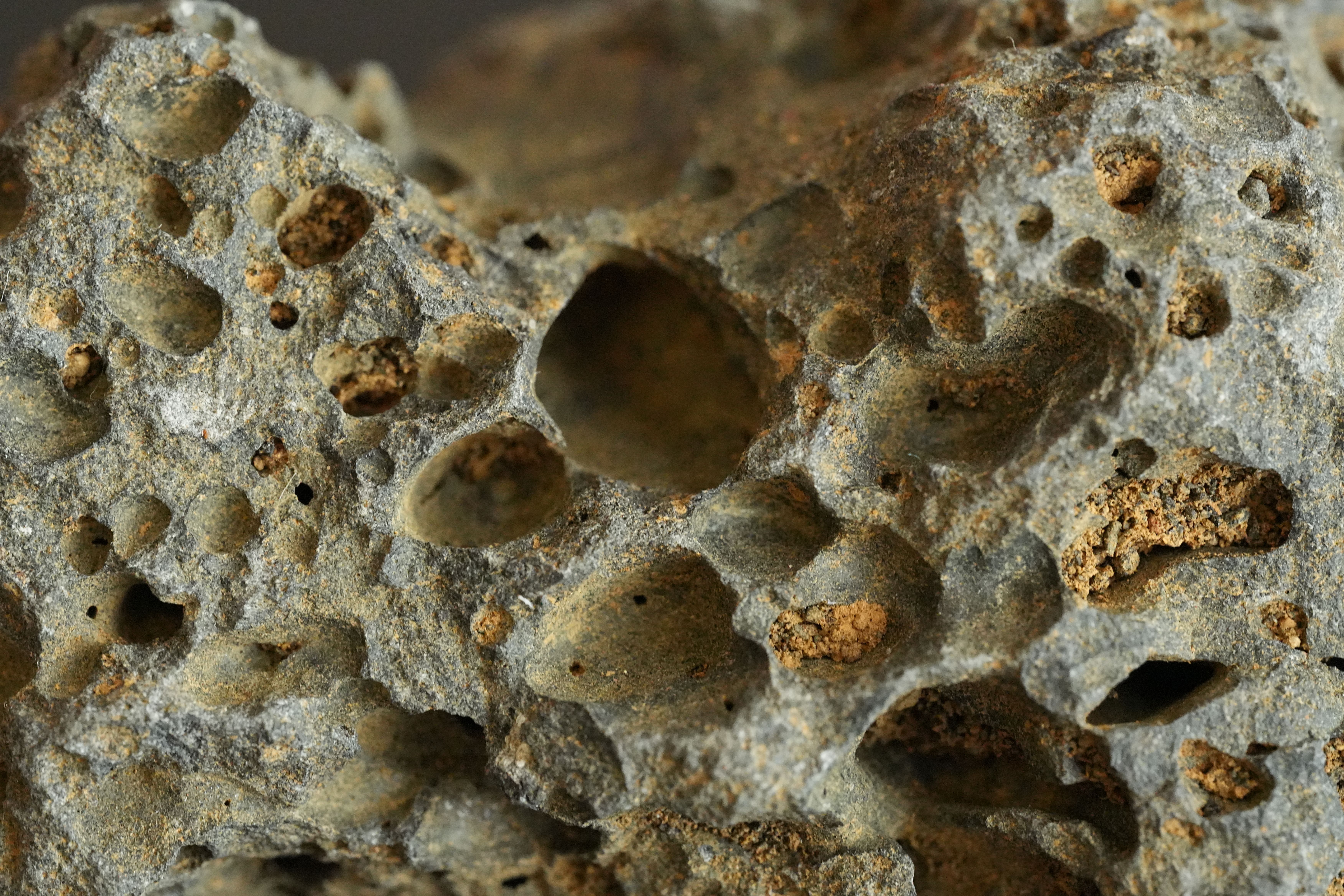Research Progress on Preparation and Application of Fe-Si Based Intermetallic Porous Materials