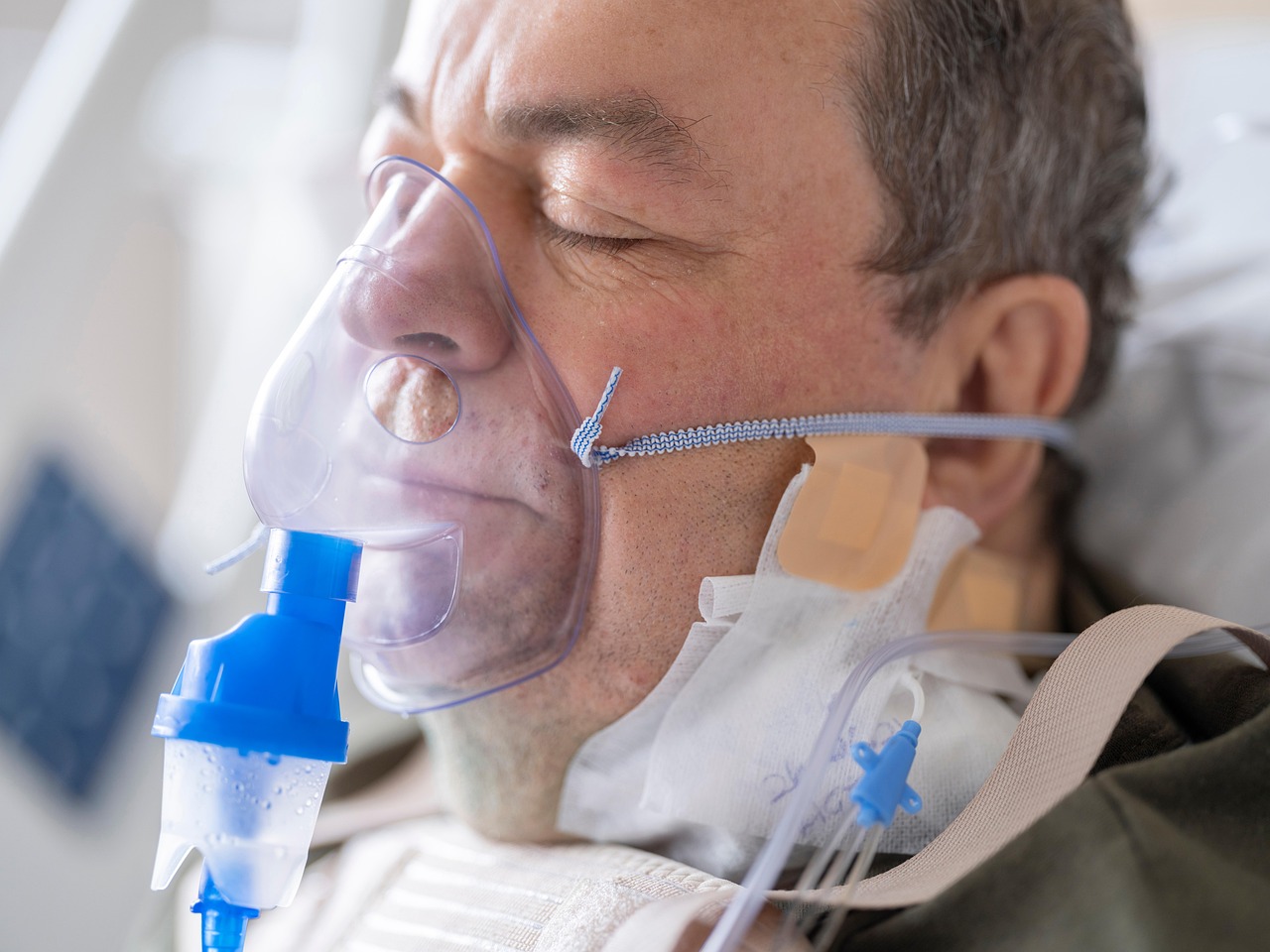 Evaluation of Neuroinflammatory and Neurocognitive Effects of Noninvasive Ventilation Modes in COVID-19 Patients