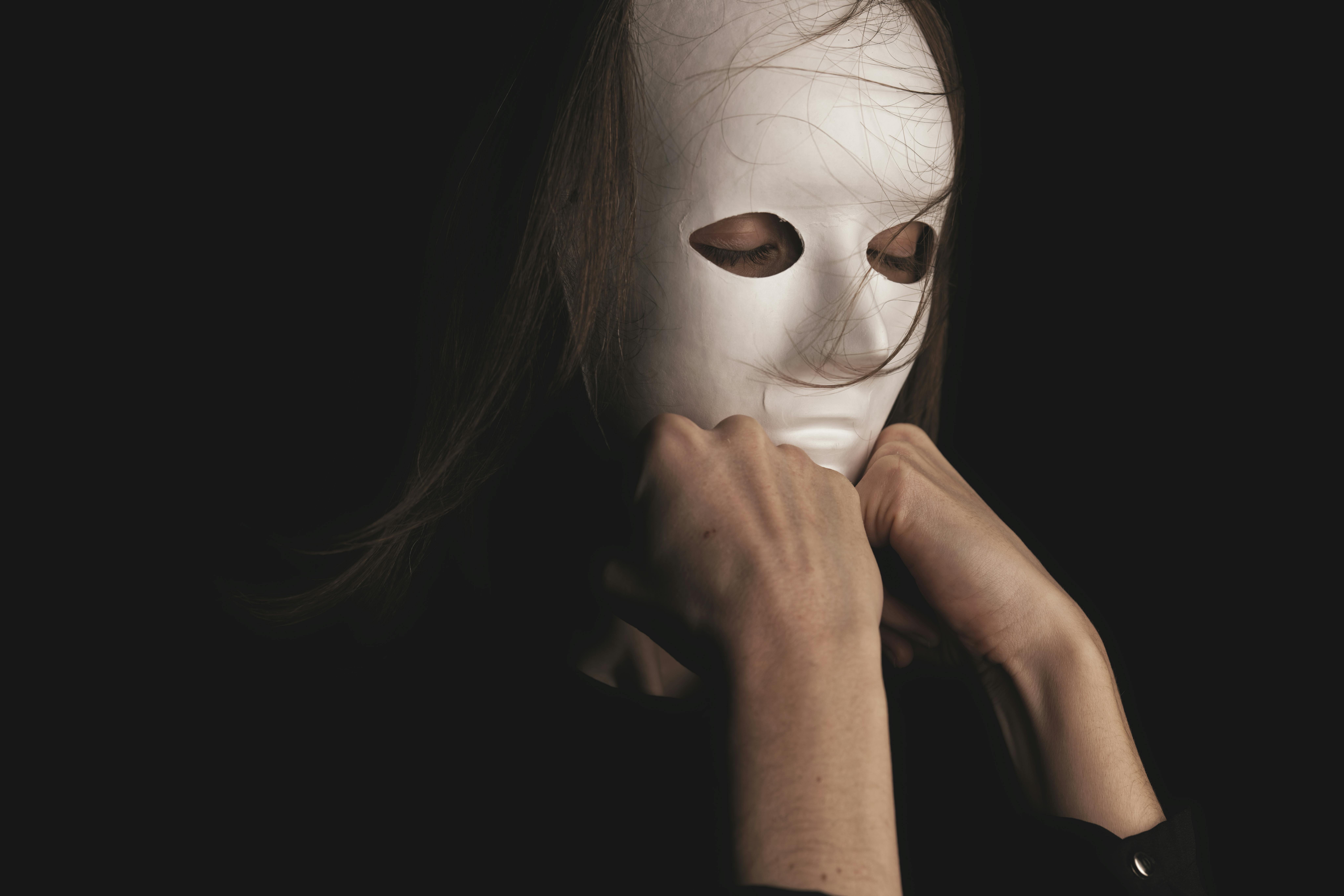 Checkbox “Other”: An Exploration of the Intersectional Experiences of Nonbinary and  Gender-Diverse People of Color