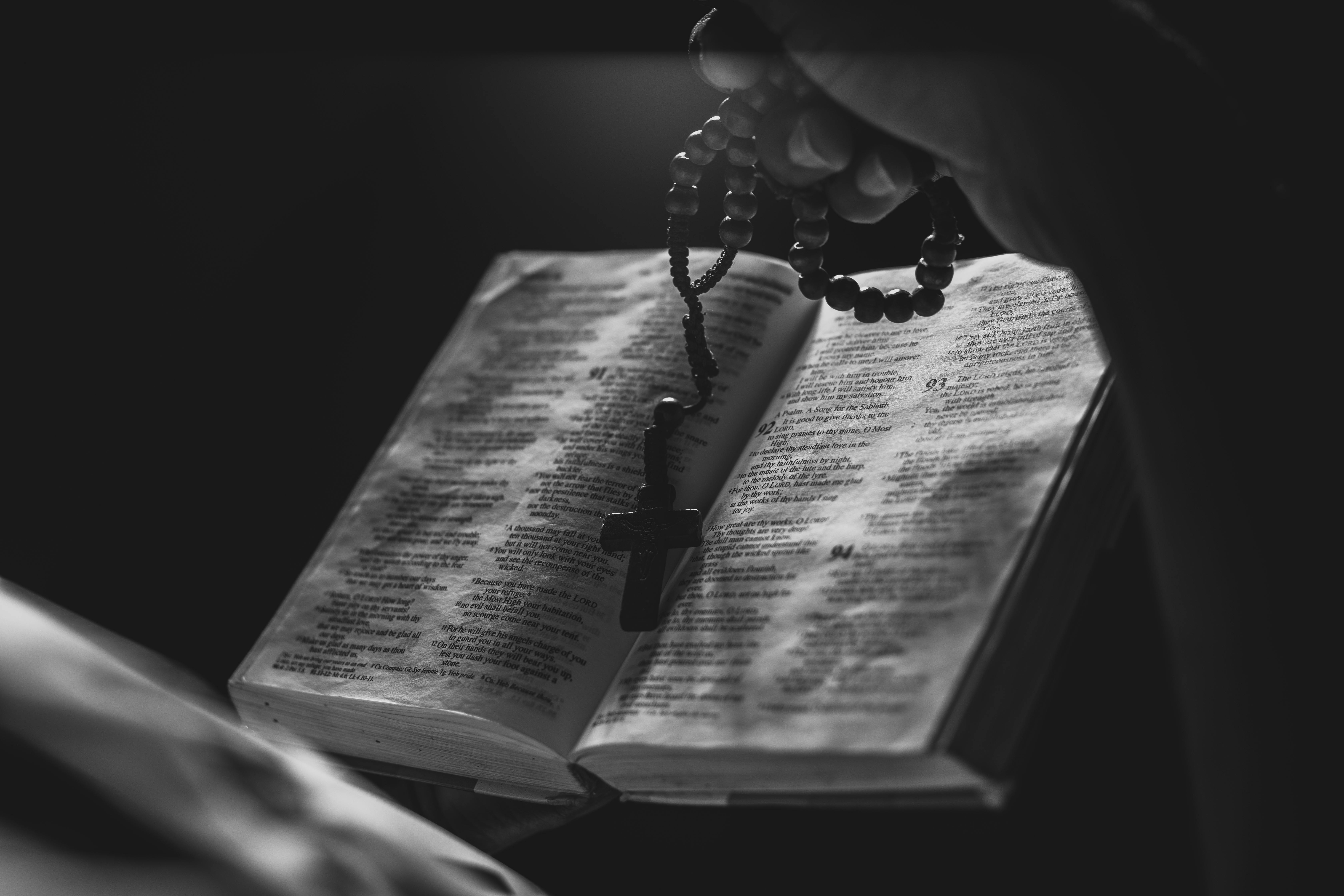 The Light of a Single Candle ; A Study of Mama in Lorraine Hansberry’s Raisin in the Sun