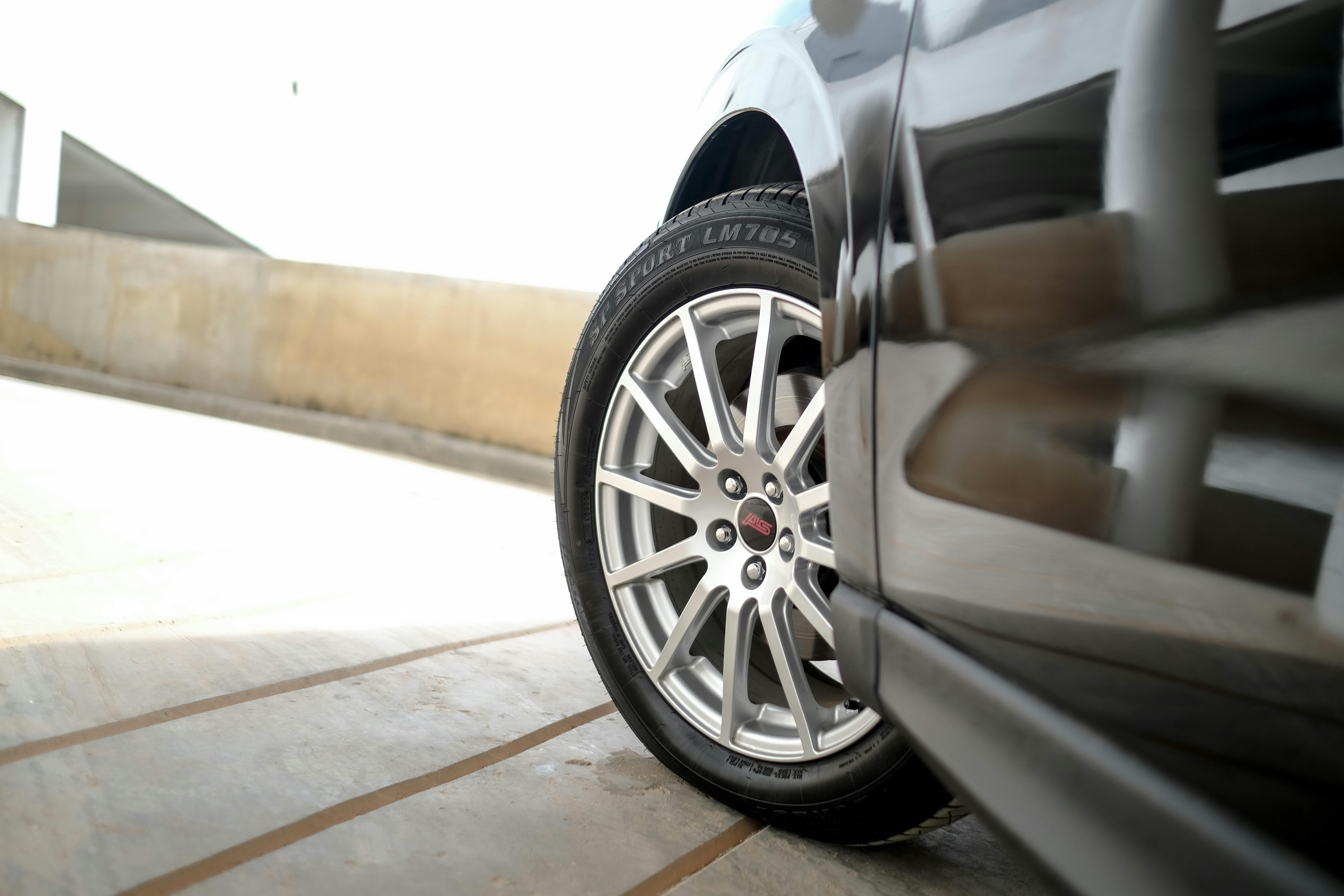 Investigating the Effects of Load and Deceleration on Non- Pneumatic Tire Deformation and Stress during Braking