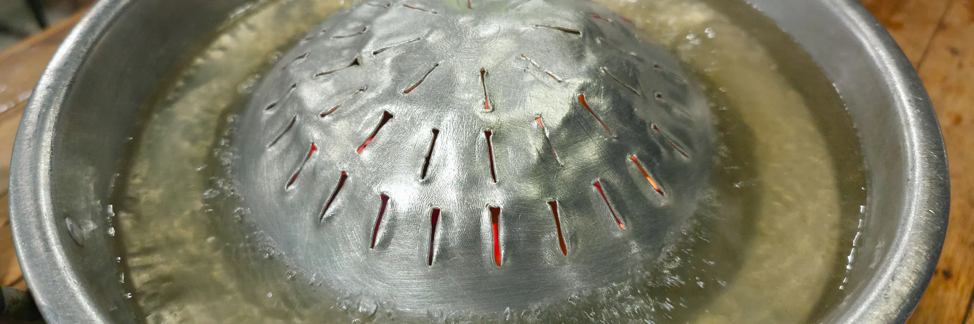 Unusual Phenomenon of Forced Heat Exchange Taking Place during Quenching Silver Probe in Cold Electrolyte Banner