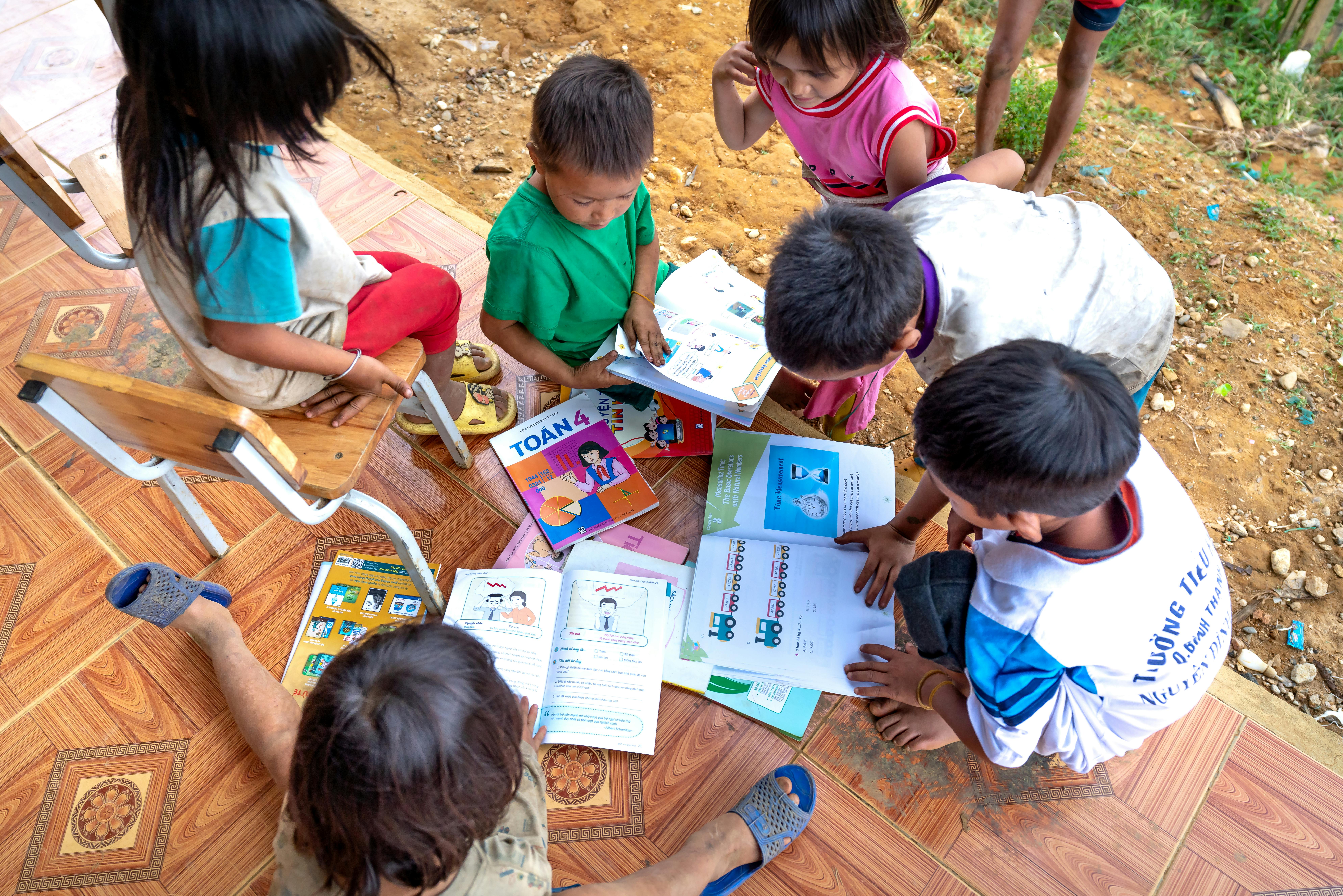 Deconstruction versus Liberation: New Historical Accounts in Spaces of Mexico, Costa Rica, Uruguay and Argentina