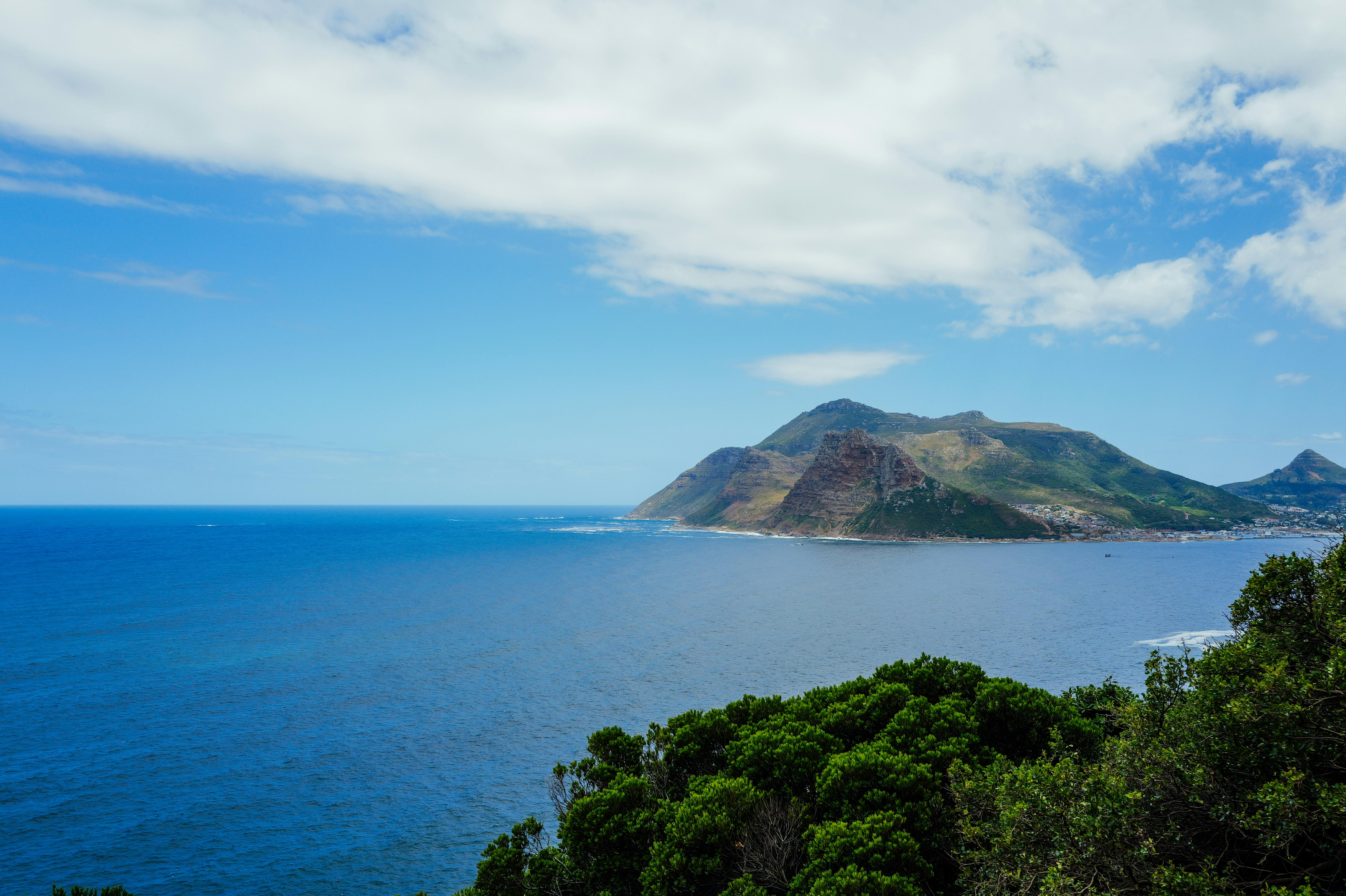 Salt Profile and Content in Foods Prepared in Restaurants and Bakeries: Analysis of the 2 Main Urban Centers in Cape Verde