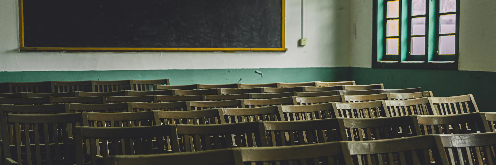 Student Dropout in Vocational High School from the Point of View of Service-Dominant Logic: A Theoretical Essay Banner