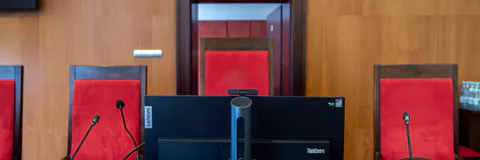Transformacion Digital y Reconfiguracion Institucional en el Poder Judicial Peruano: Tensiones, Avances y Limites del Expediente Judicial Electronico