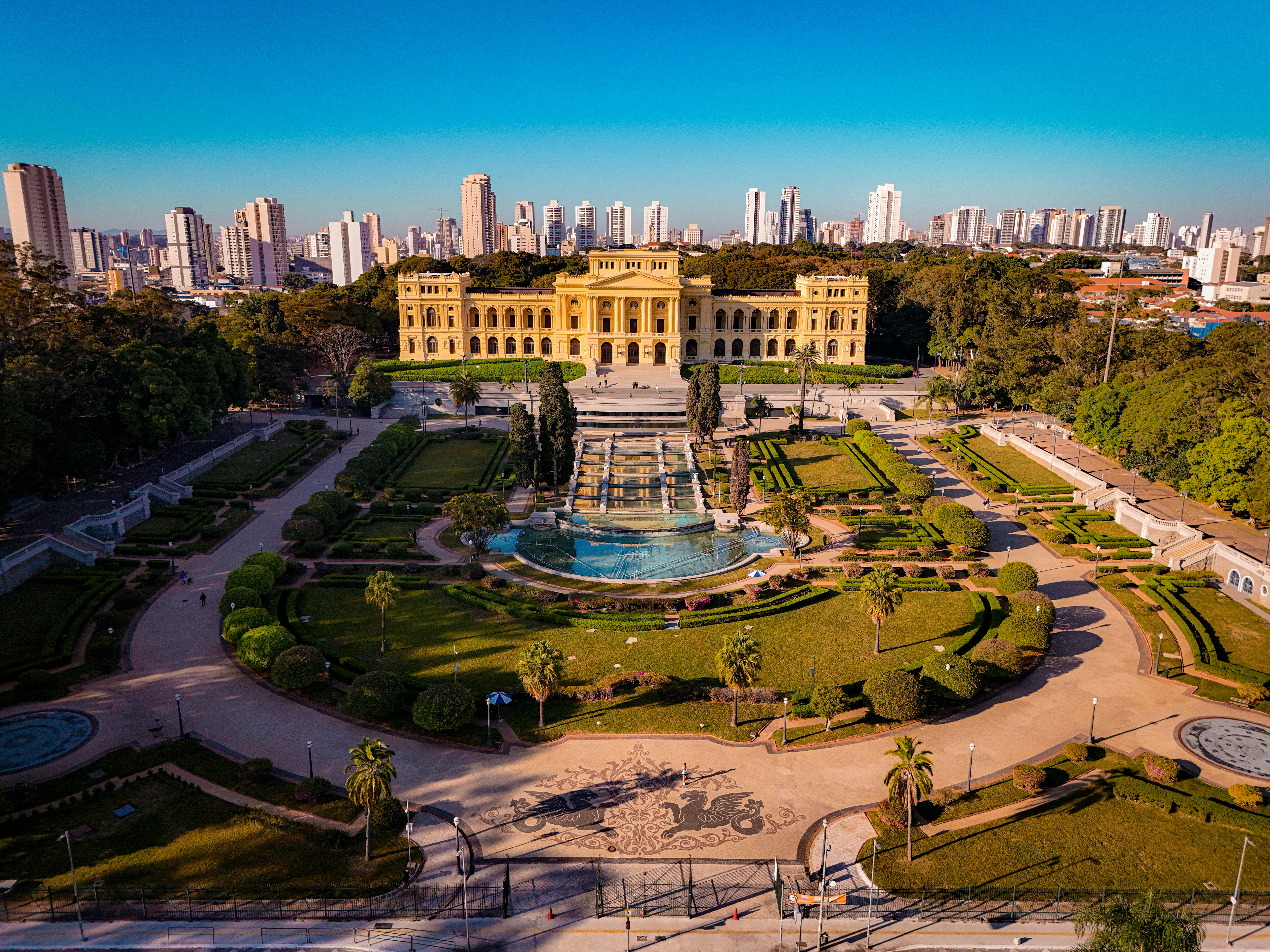 Defining the Internal Borders of the Empire: Conceptions of Territory during the Process of Independence. Brazil, 1820 Decade