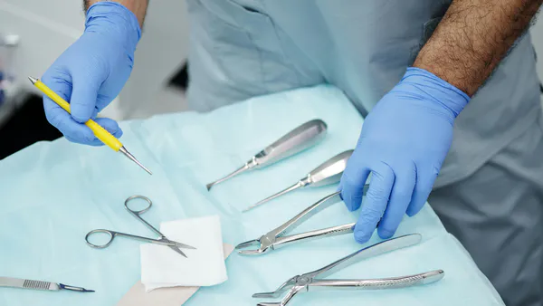 Evaluation of the Incidence and Risk Factors of Nausea and Postoperative Vomiting in Oral and Maxillofacial Surgeries