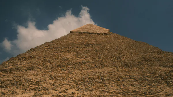 Quantum Interpretation Of Radar Singnals Reveals Two-Miiles Deep Constructions Under The Pyramids – Who Built The Pyramids?