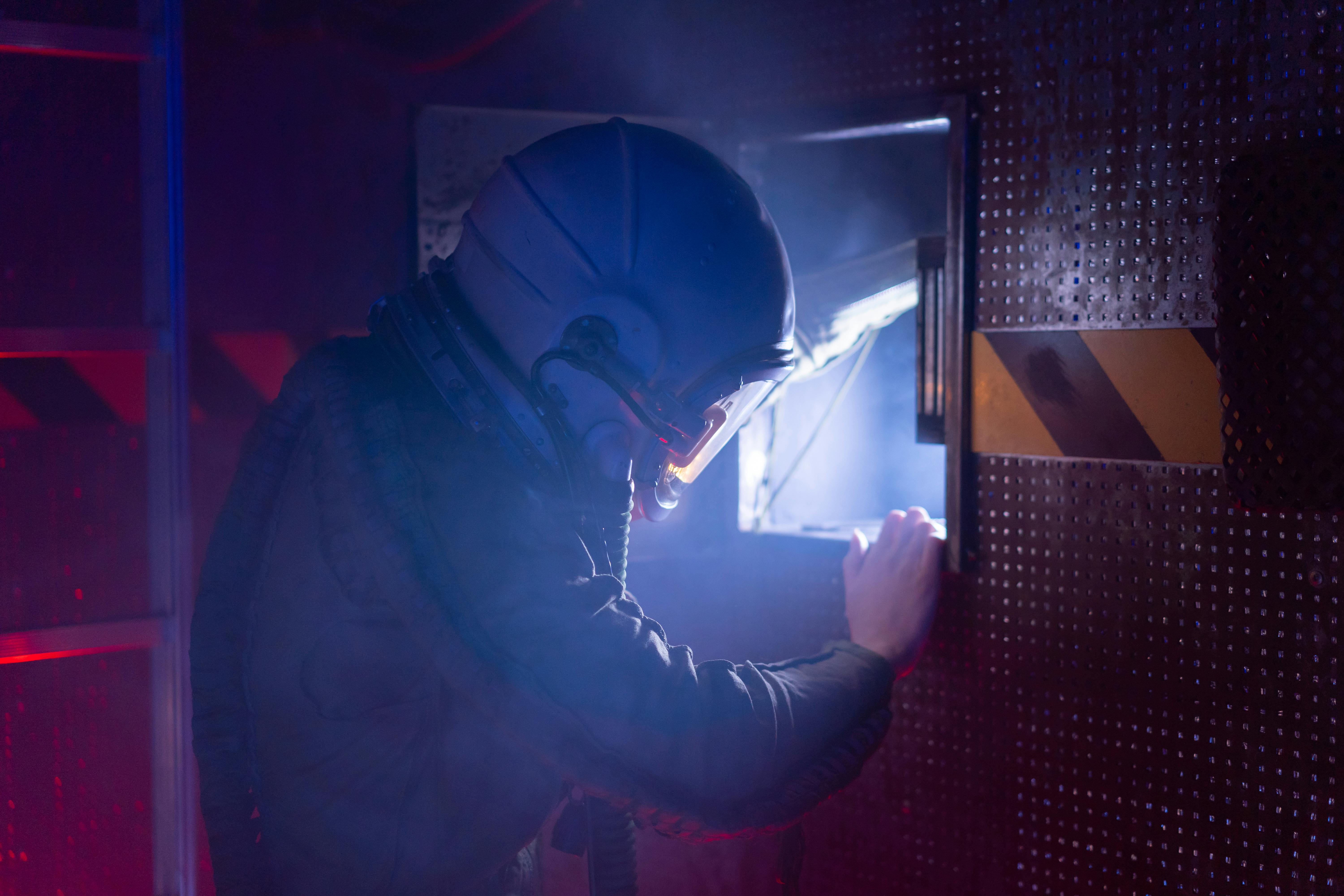 Quantum Interpretation Of Radar Singnals Reveals Two-Miiles Deep Constructions Under The Pyramids – Who Built The Pyramids?