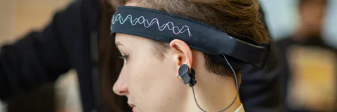 Comprehensive Review of EEG Signal Analysis for Effective Brain-Computer Interfaces: Methods and Applications