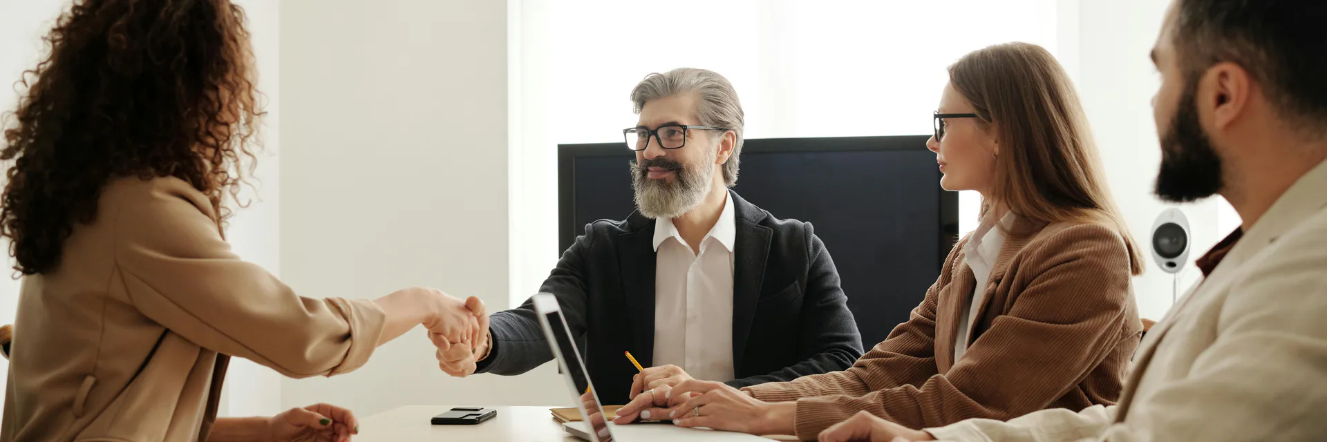Transforming Human Resource Management with AI: Challenges and Possibilities Banner