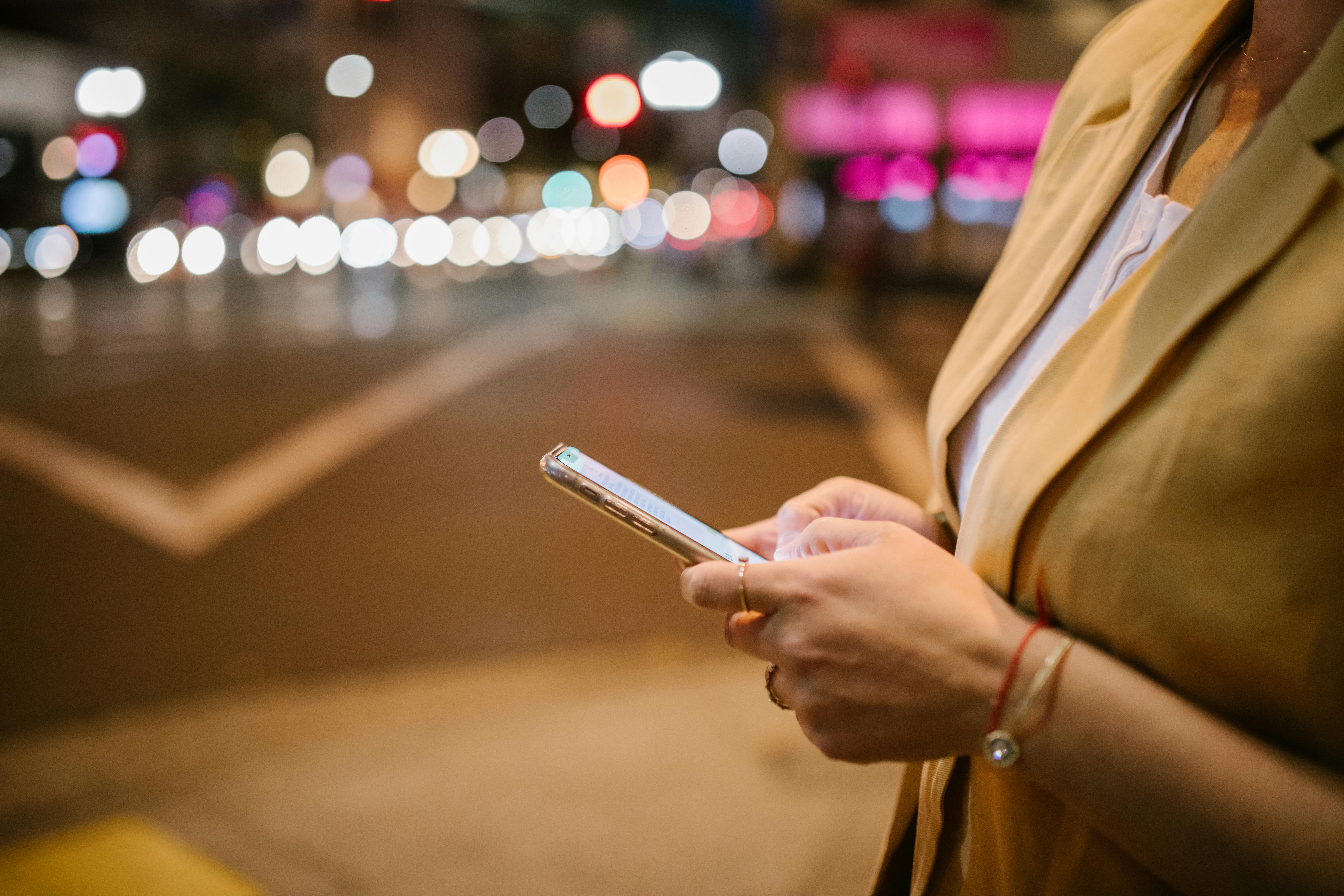 Towards a Communicative City: Applying a New Framework for  Understanding Communication and City