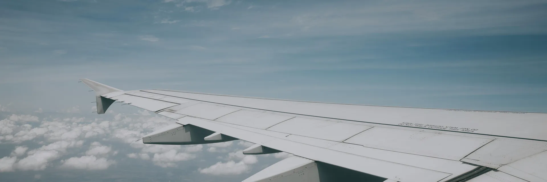 Study on the Influence of UAV Wingtip Connection on Ceiling and Endurance Banner