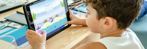 Mobile Educational Game to Help the Learning of  Scrum Agil Development Method