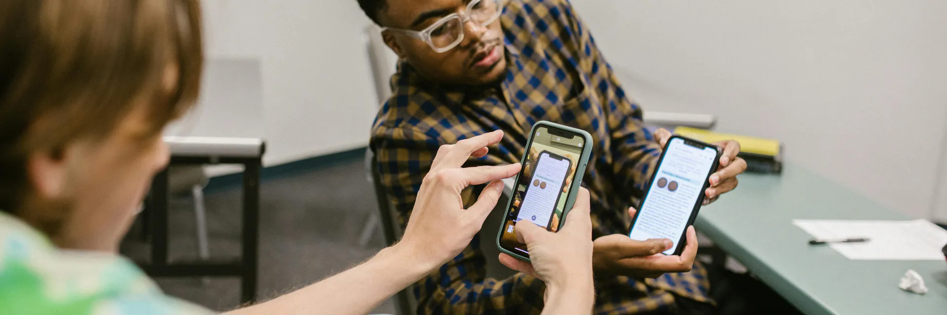 Effect of Mobile Phone Usage on Students during the Pandemics Covid-19 Banner