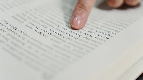 Large-Scale Portuguese Language Evaluations: A Research on the Complexity of Texts that Support Items that Assess Reading