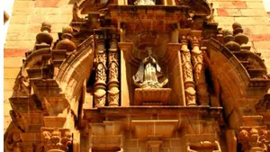 The Model Etpset – A Duality between Heritage and History