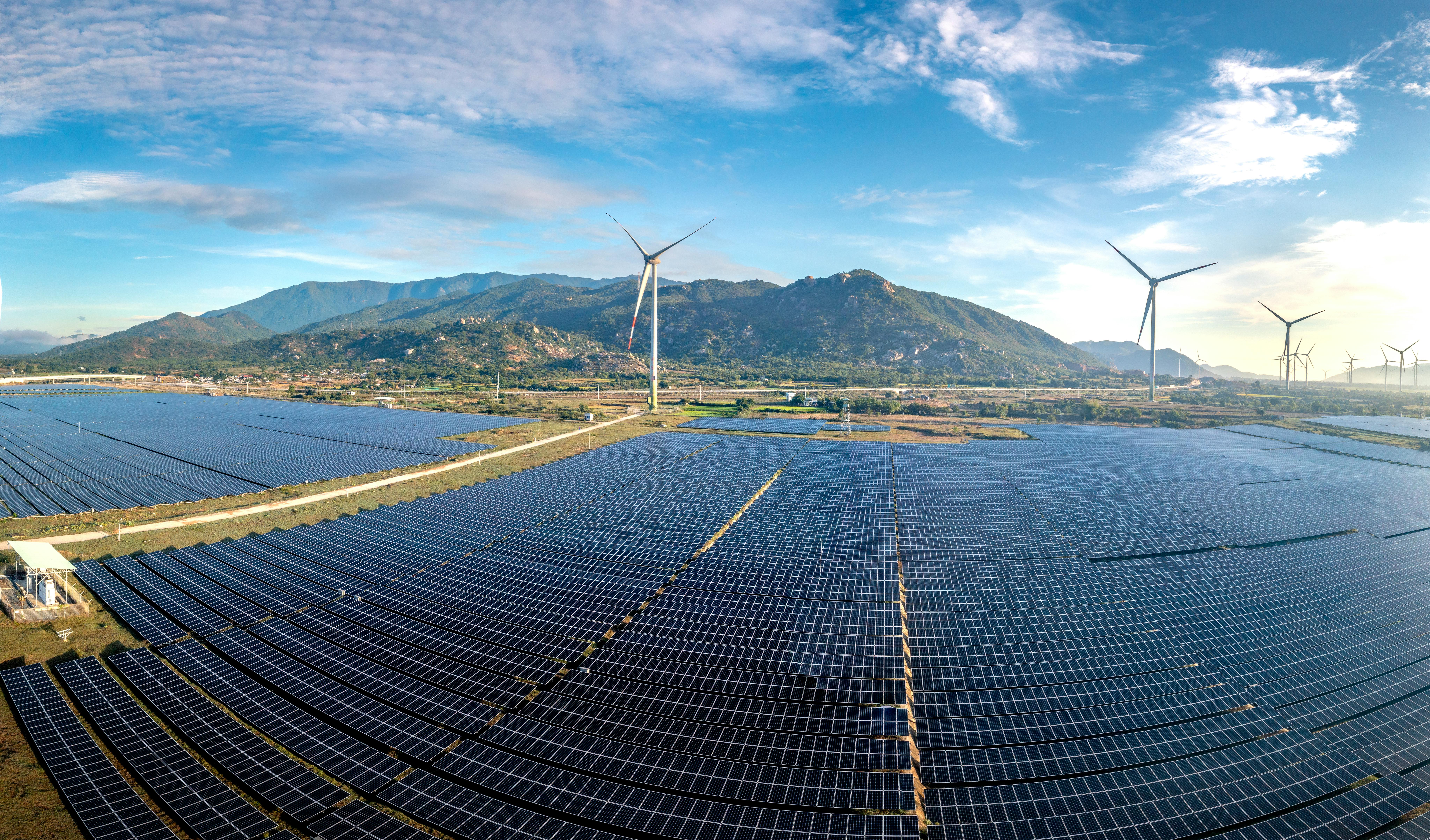 Flexible Boundary Multi-Microgrids Power Distribution Systems with Internet of Thing for System Efficiency Enhancement