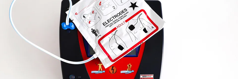 Long-Term Follow-Up of Standard and Small-Diameter Implantable Cardioverter Leads Banner