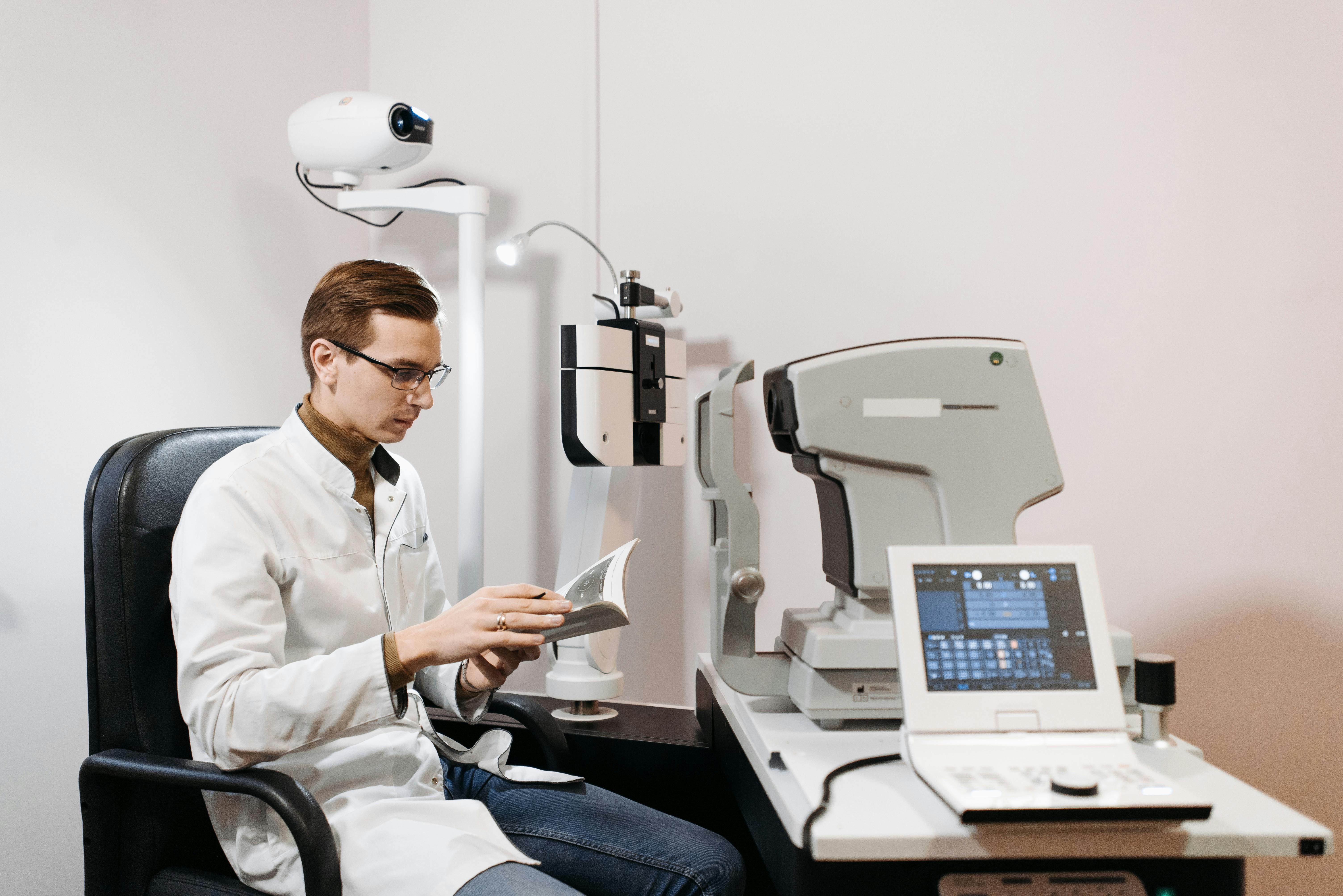 Central Retinal Artery Occlusion and Its Visual Prognosis In An African Population-Analytical Comparative  Retrospective Study