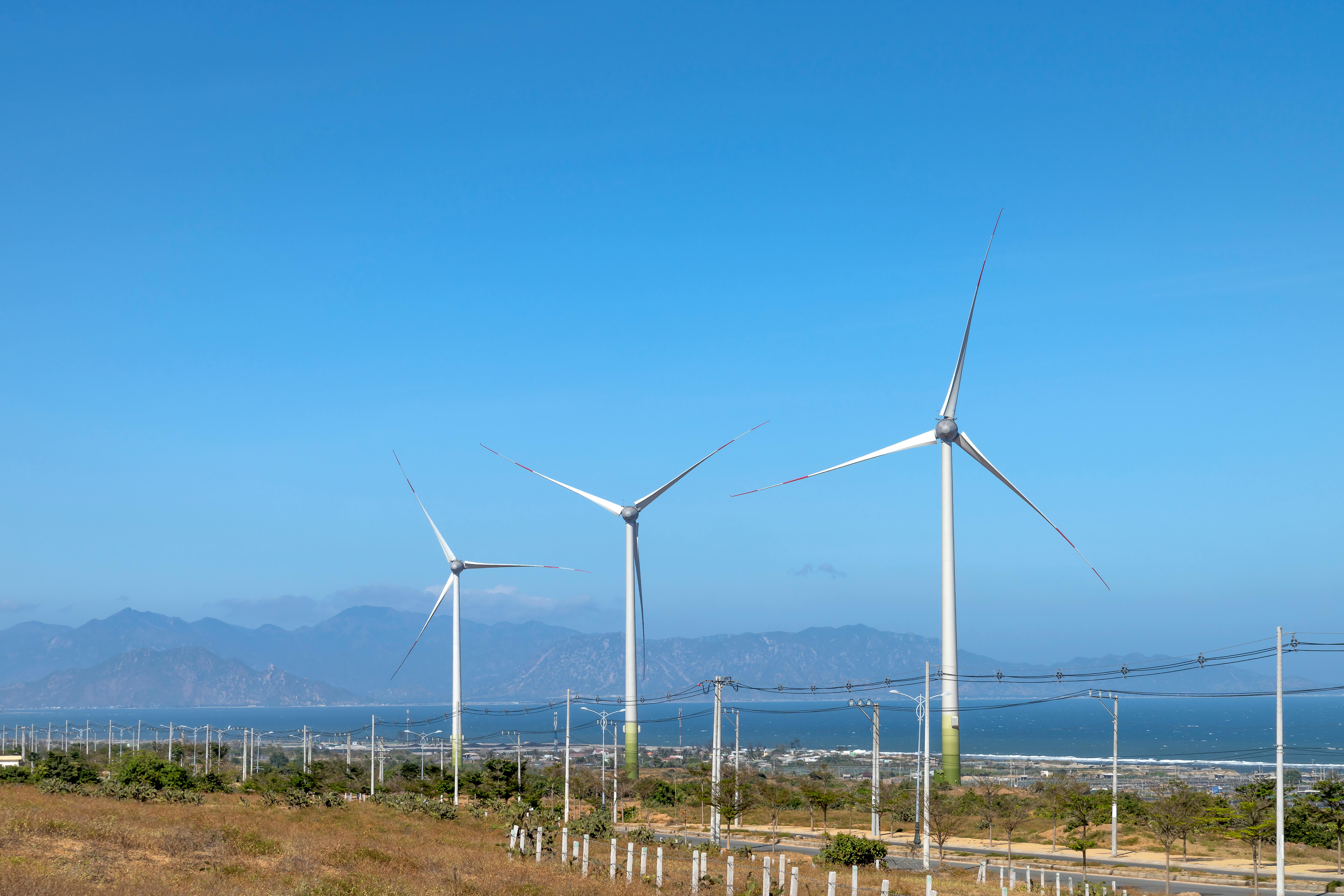 Internet Portal for Evaluation of Solar and Wind Energy Resources