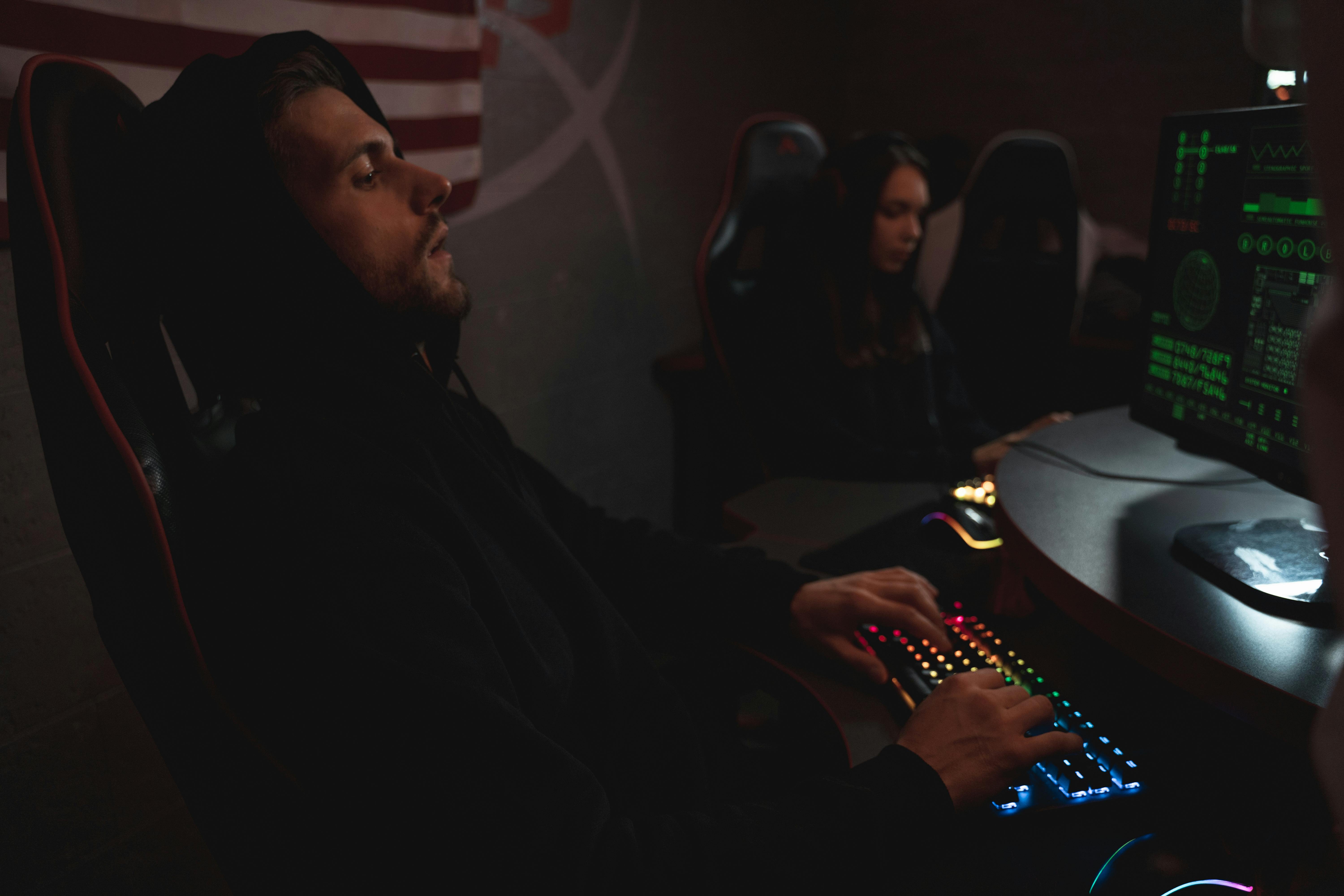 Disrupting Perception, Shaping Conflict: Epistemic Power and Social Media Manipulation in Hybrid Digital Struggles