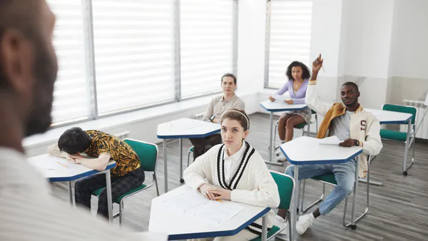 The Status and the Specifications of the Questions of an Achievement Exam from the Points of View of the Teaching Staff-members of Palestine Technical University- Kadoorie (PTUK)Tulkarm-Campus