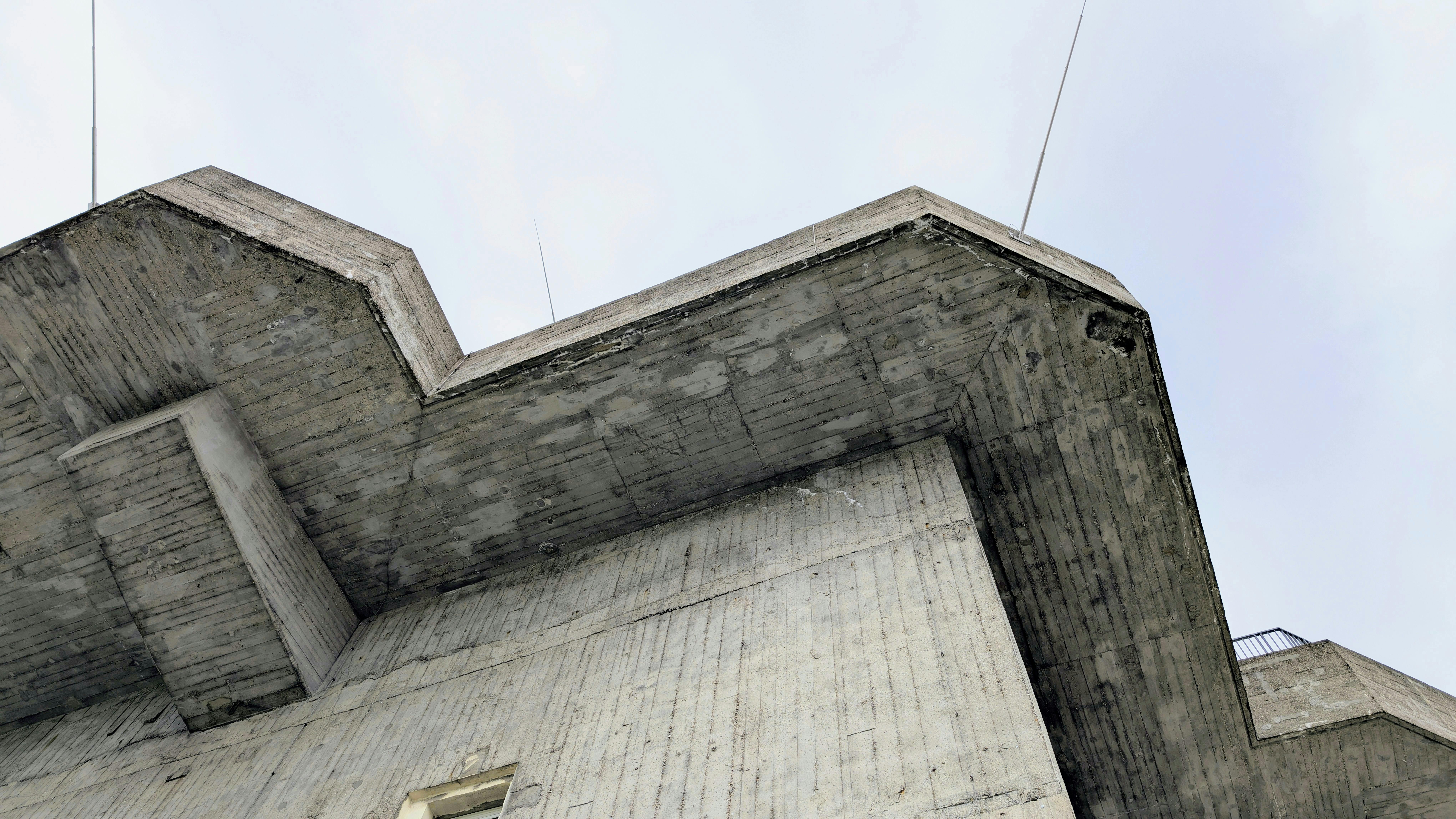 Shadowing Pathologies of Diaphragm Wall Concretes: General Overview