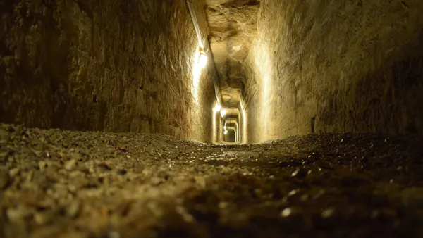 Deliberate Closure of Constructed Spaces: An Anthropological Analysis of Backfilling and Sealing in the Ravne Tunnel System (Bosnia and Herzegovina) and Göbekli Tepe (Turkey)