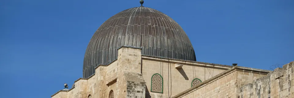Evidence about the Existence of a Hiding Place on Mount Horeb Related to the Temple of Jerusalem Banner