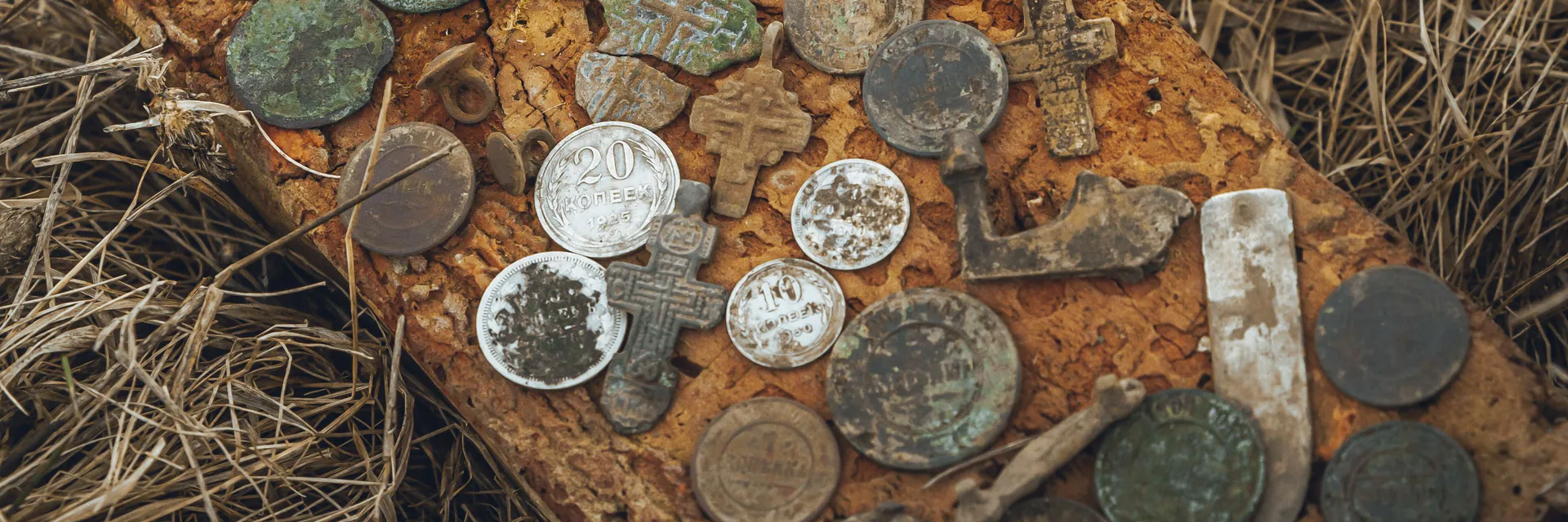 Metal Artifacts from the Ravne 3 Tunnel Complex, Bosnia and Herzegovina Banner