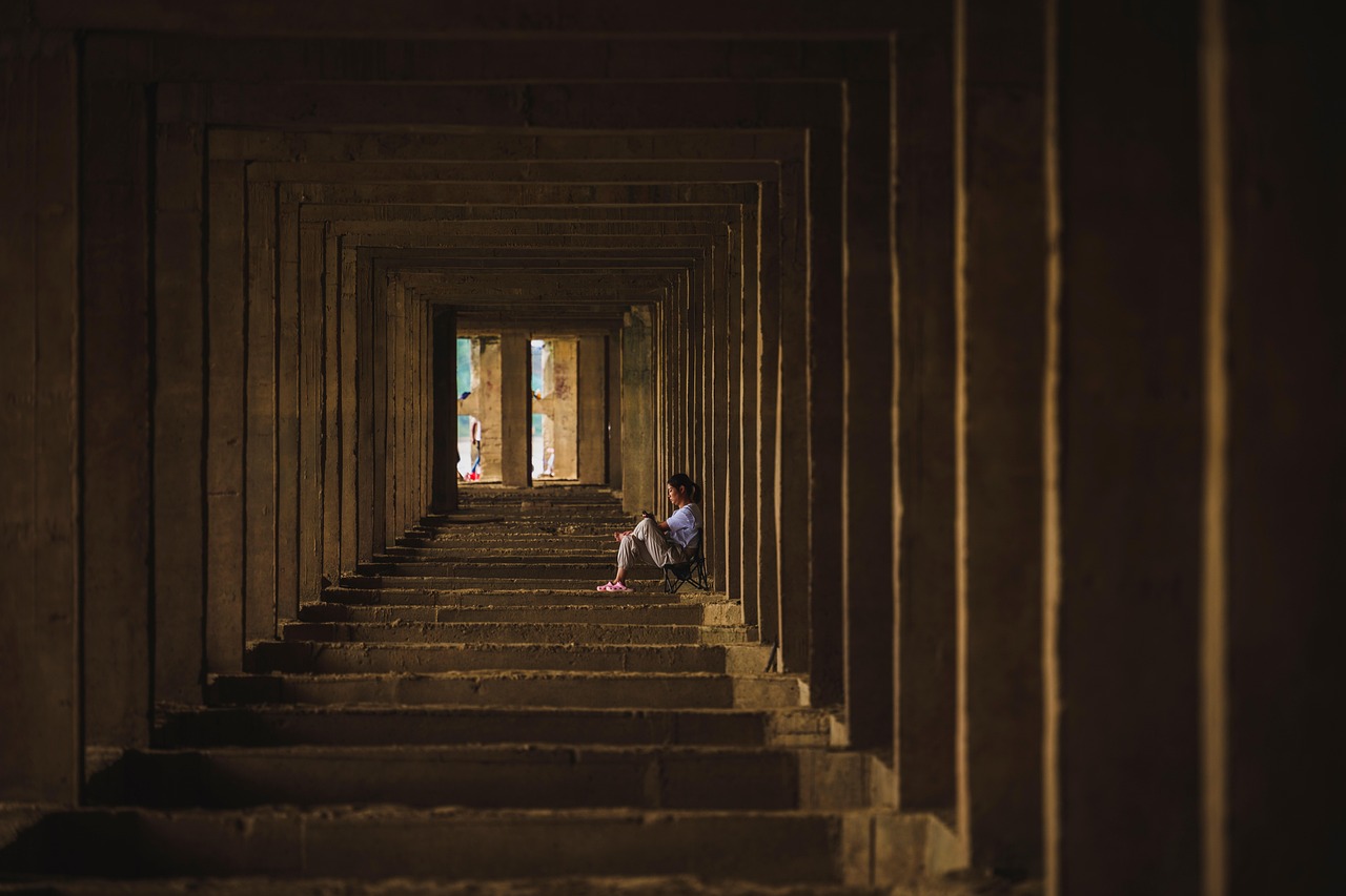 Electronic Structure of Chemical Elements Described by the Characteristic Graph of the Atom