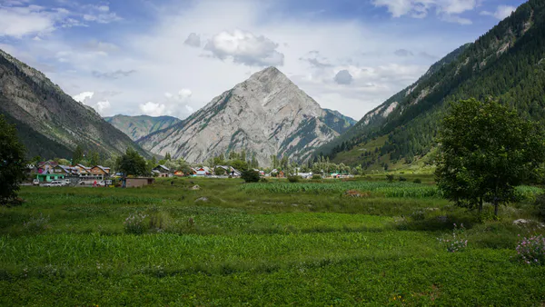 Reimagining Laal Ded: Mysticism, Peace, and Women’s Agency in Kashmir