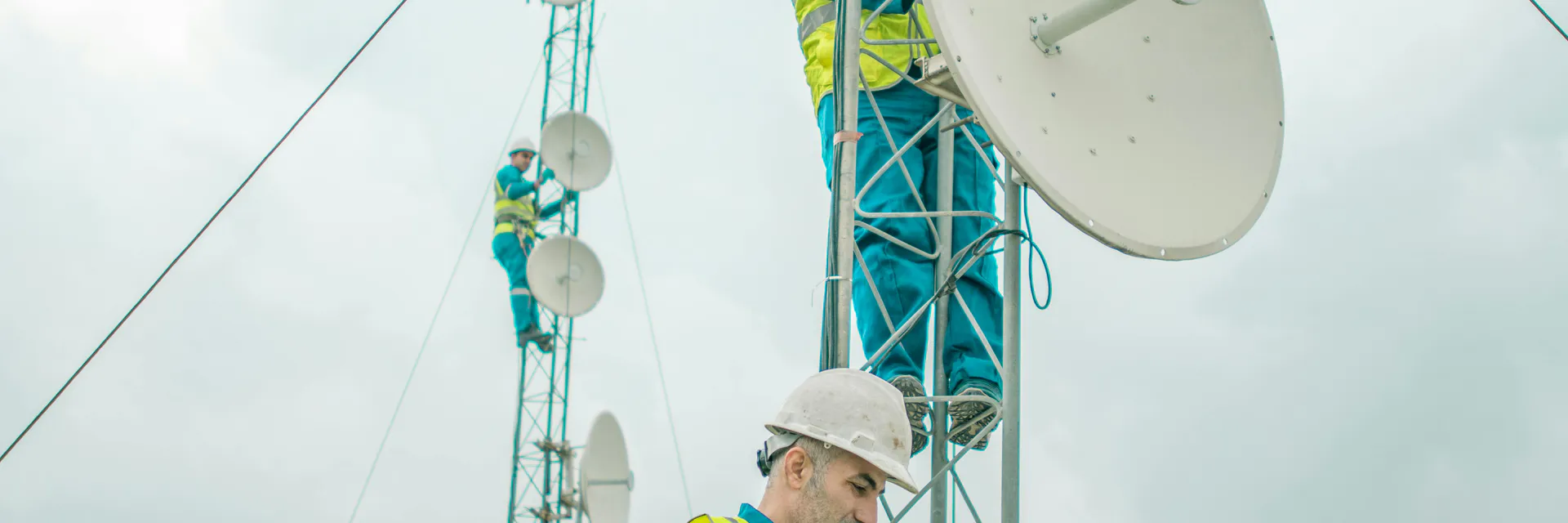 Employee Reactions to Digital Transformation in Performance Management Systems: Insights from the Telecommunications Industry of Bangladesh Banner