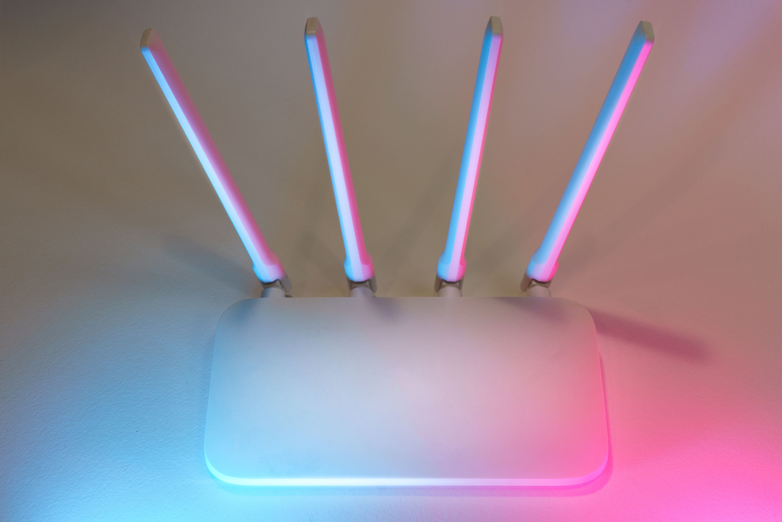 Artificial Intelligence-Enabled Hybrid Nanomaterial Smart Antennas with Multi-Source Energy Harvesting for Autonomous Biomedical and IoT Networks