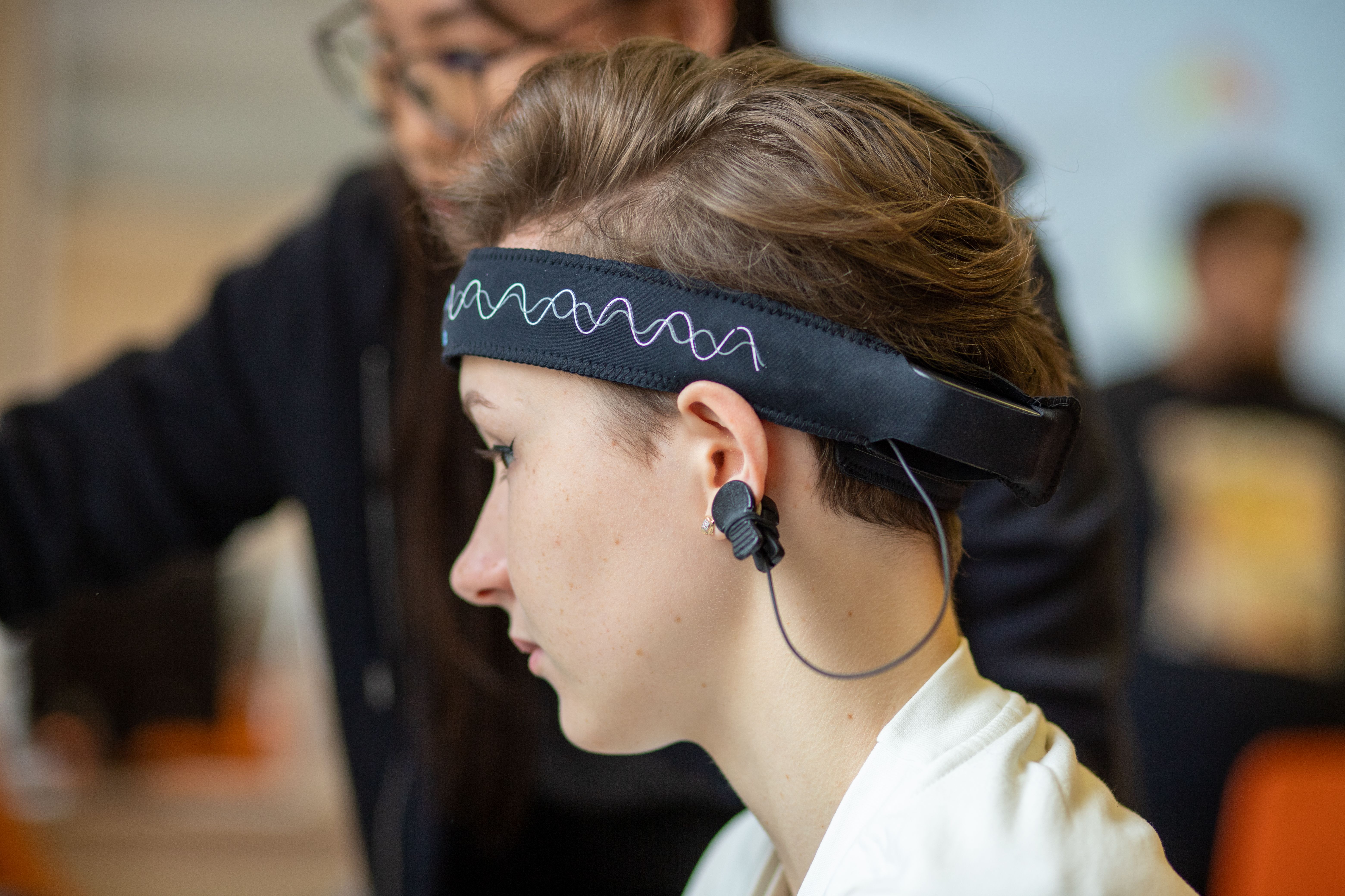 Reti Neurali e Sistemi Basati su Regole Utilizzati per Individuare Correlazioni Razionali e Scientifiche tra l’Essere Qui e Ora e le Condizioni dell’Aldilà