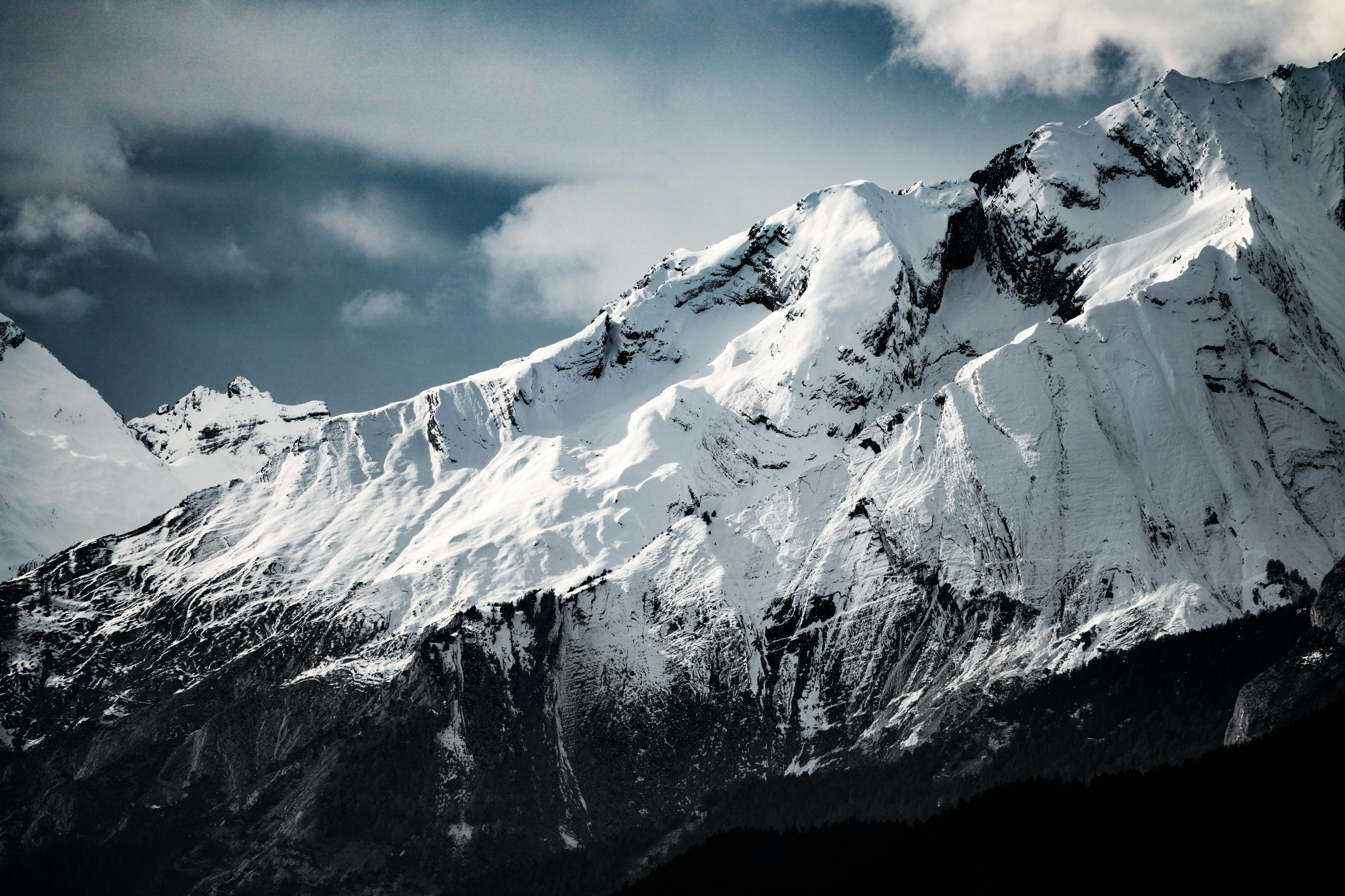 Peak Oxygen Consumption and its Relationship with the Presentation of Sarcopenia in Adults Living above 2600 Meters above Sea Level.